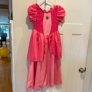 Girls Princess Peach dress and accessories - size 120 (5T)